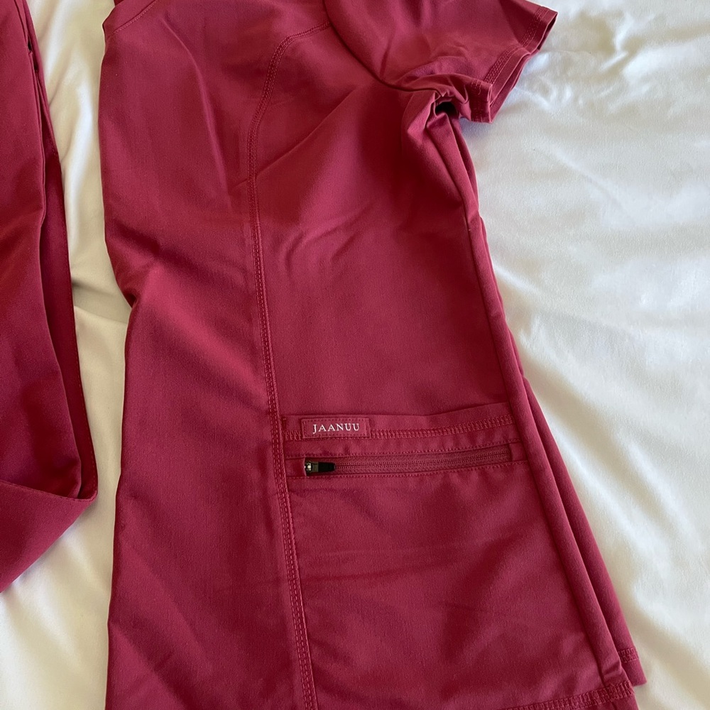 Jaanuu Women's M/P Scrub Pants and Top - Picture 2 of 11